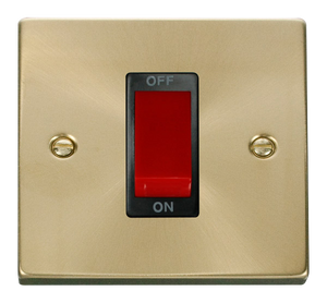 Click® Scolmore Deco® VPSB200BK 45A 1 Gang DP Switch Satin Brass Black Insert